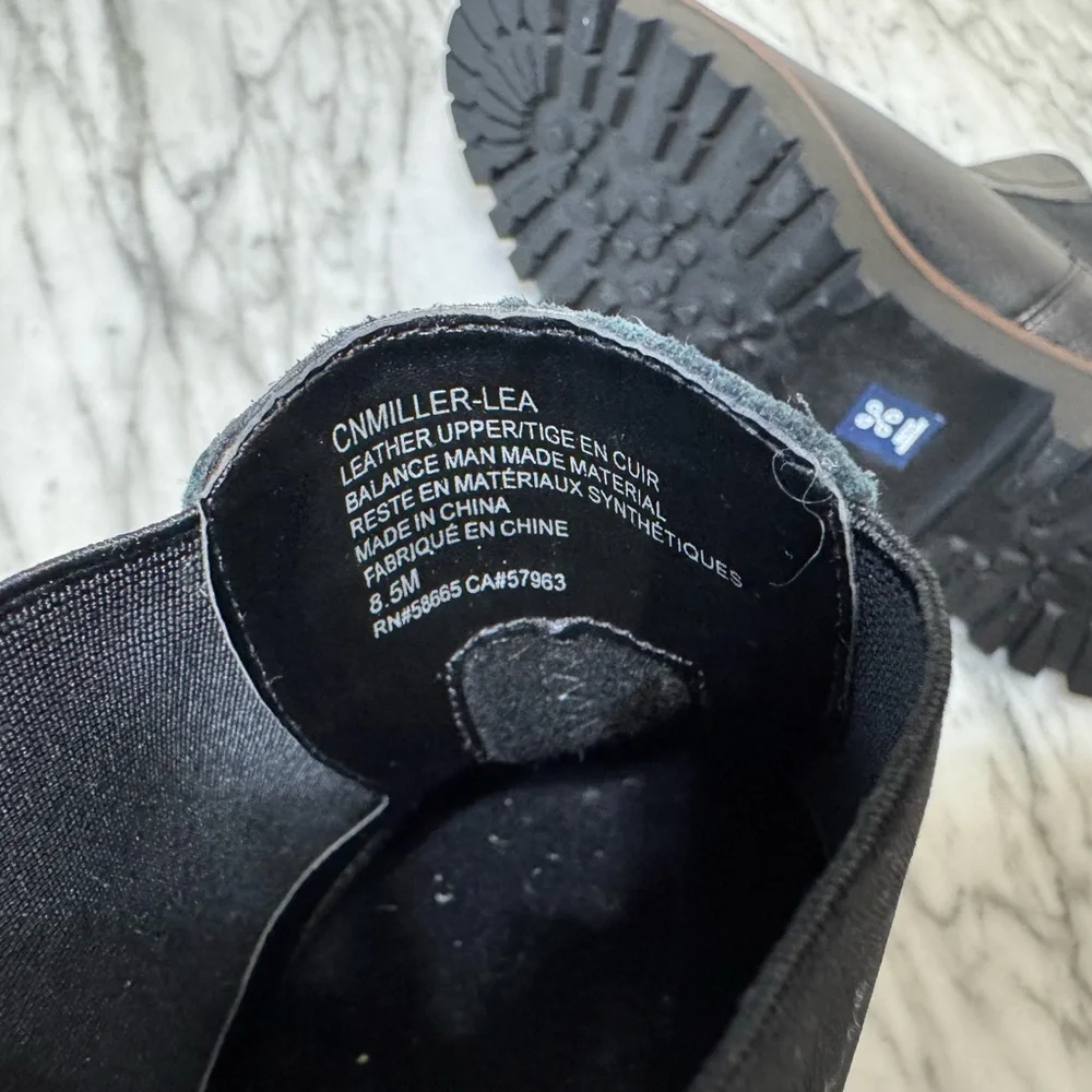 Caslon, Miller Water Resistant Lug Chelsea Boot, Black Leather Ankle Boots - Picture 8 of 9